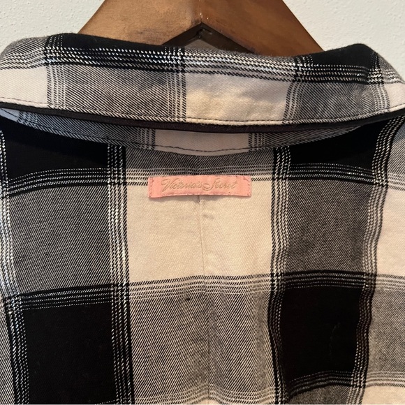 Victoria’s Secret Plaid Pajama Romper Size Large Metallic Threads - Picture 9 of 11